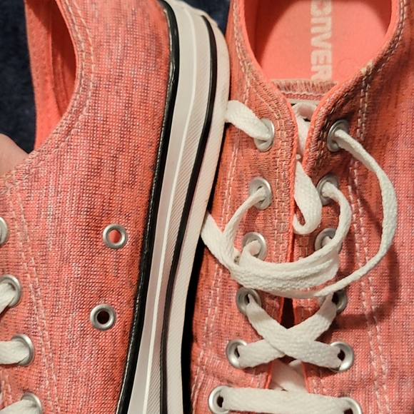 Converse low tops - Picture 2 of 3